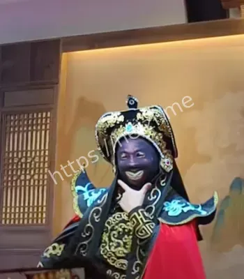 女老师教非遗变脸